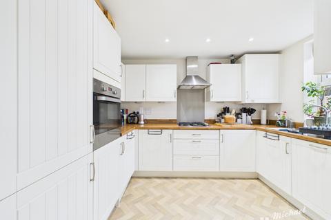 undefined, Leighton Buzzard LU7