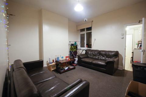 4 bedroom terraced house to rent, Alton Road, Birmingham B29