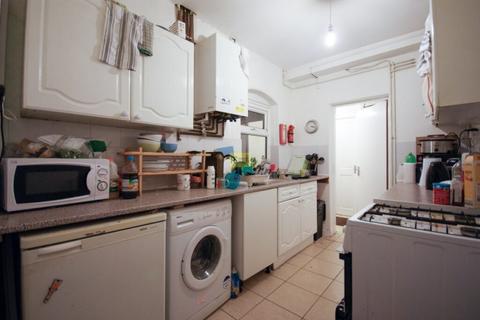 4 bedroom terraced house to rent, Alton Road, Birmingham B29