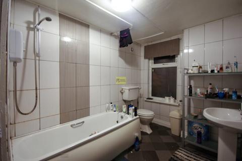 4 bedroom terraced house to rent, Alton Road, Birmingham B29