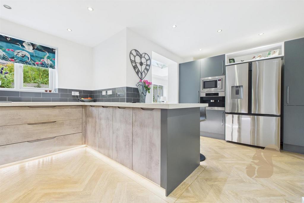 CAM03877 G0-PR0267-STILL011.jpg