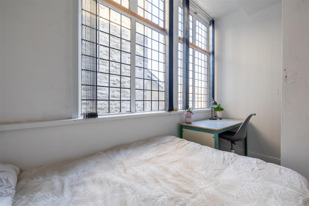 23 Castle Hill Flat 1 9.jpg