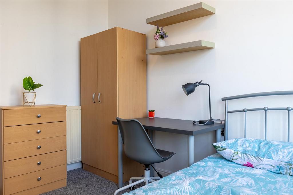 23 Castle Hill Flat 1 12.jpg