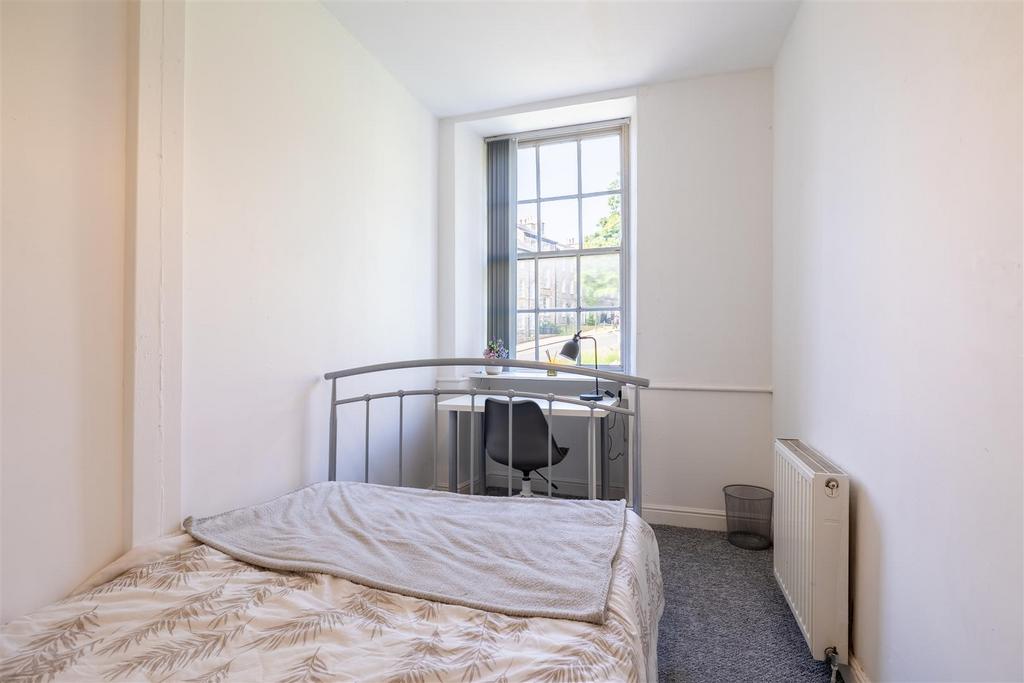 23 Castle Hill Flat 1 2.jpg