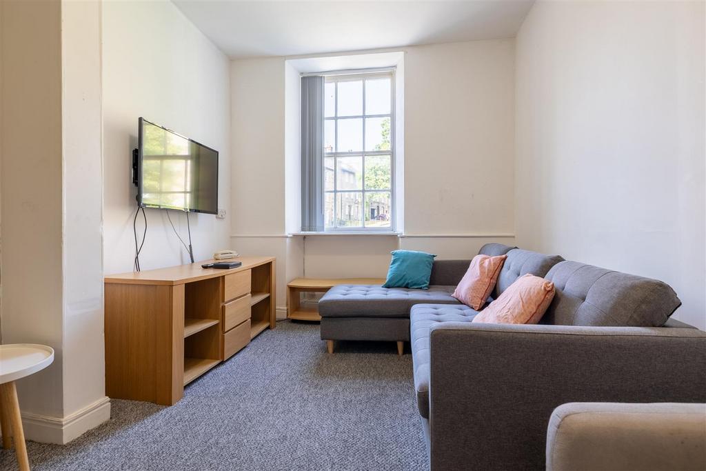 23 Castle Hill Flat 1 5.jpg