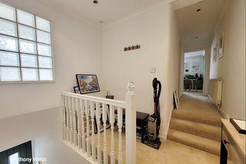 undefined, Second Avenue, Enfield, EN1