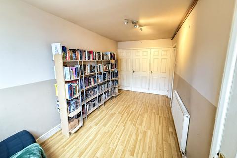 4 Oast House Close, Wraysbury, Staines, TW19 5BX