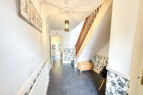 4 Oast House Close, Wraysbury, Staines, TW19 5BX