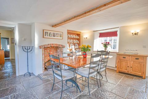 4 bedroom detached house for sale, 5 School Lane, Milton Keynes MK19