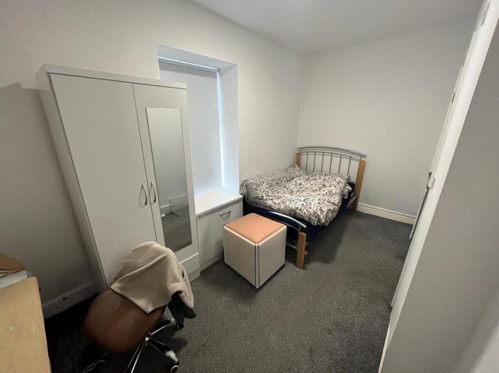 Bedroom 2.png