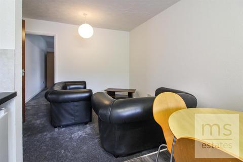 2 bedroom flat to rent, Ednaston Road, Nottingham NG7