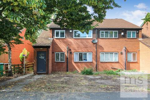 2 bedroom flat to rent, Ednaston Road, Nottingham NG7