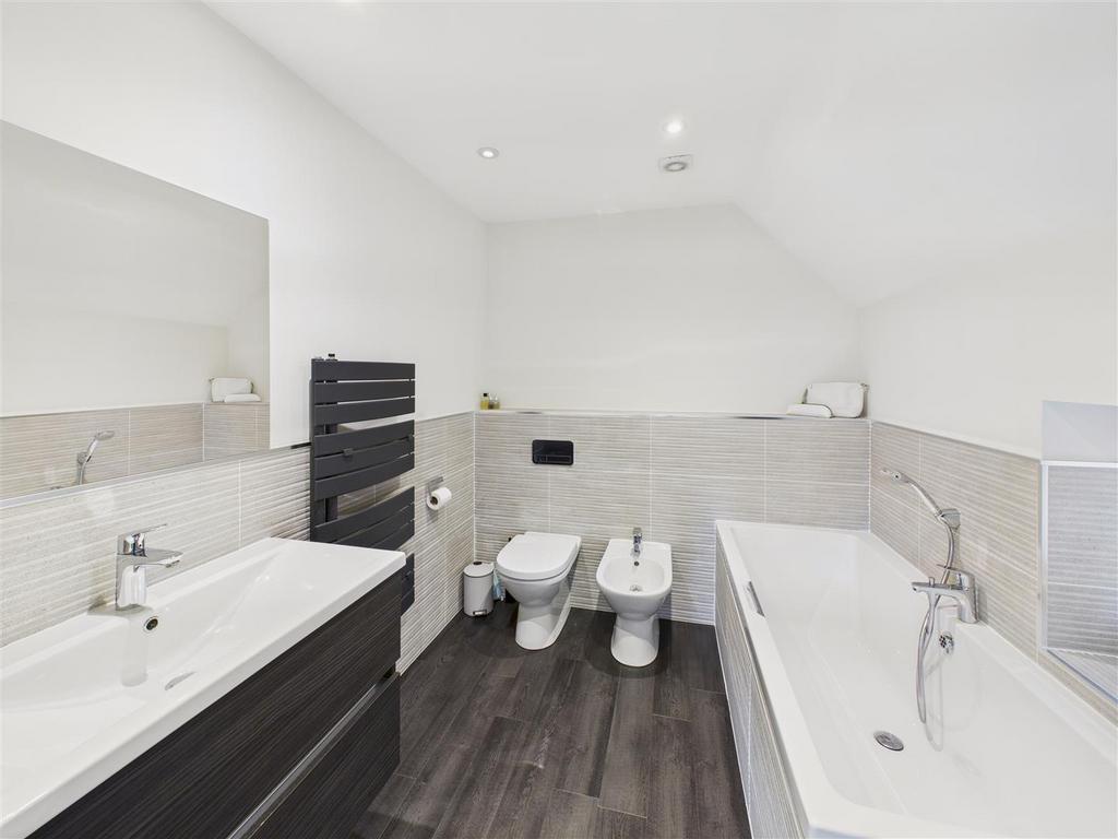 En-suite Bathroom