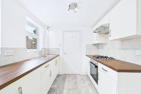 3 bedroom terraced house to rent, Palmerston Road, Peterborough PE2