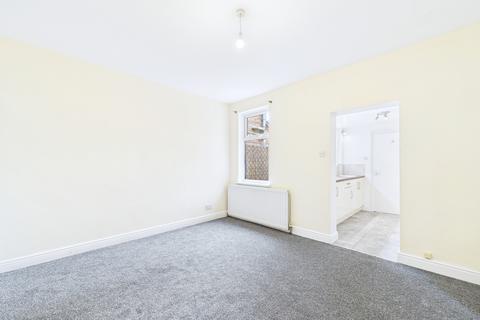 3 bedroom terraced house to rent, Palmerston Road, Peterborough PE2