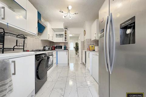 3 bedroom terraced house for sale, Bridge Road, Wickford