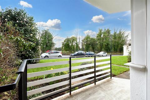 undefined, Newbold Terrace East, Leamington Spa