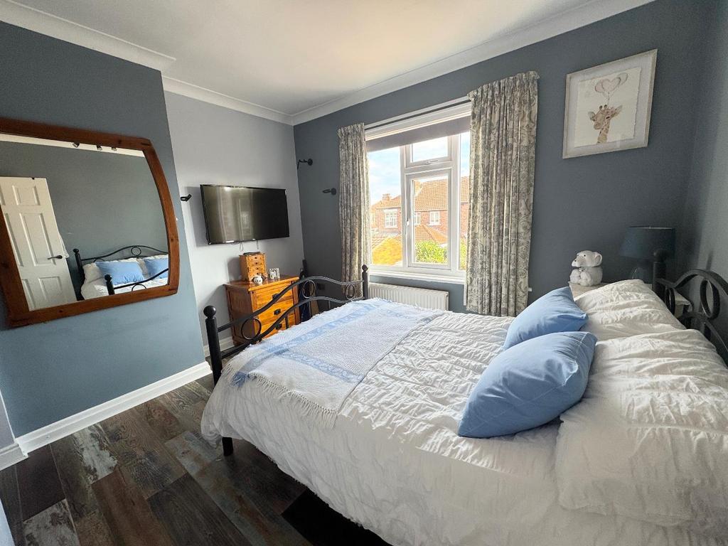 Bedroom (Rear)