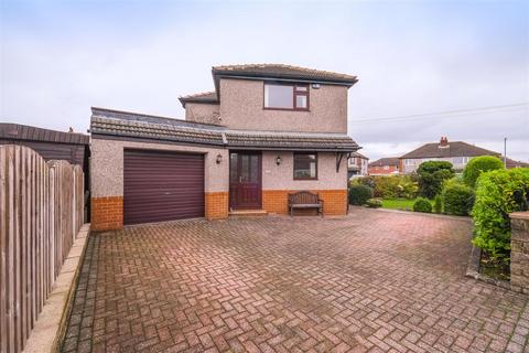 4 bedroom semi-detached house for sale, Deer Croft Drive, Huddersfield,HD3