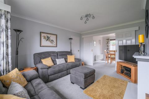 4 bedroom semi-detached house for sale, Deer Croft Drive, Huddersfield,HD3