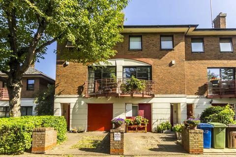 Plover Way, London SE16