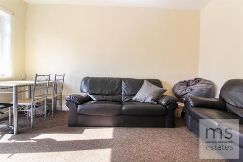6 bedroom detached house to rent, Harlaxton Drive, Nottingham NG7