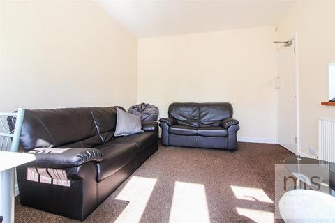 6 bedroom detached house to rent, Harlaxton Drive, Nottingham NG7