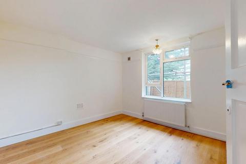 Canada Crescent, Ealing, W3