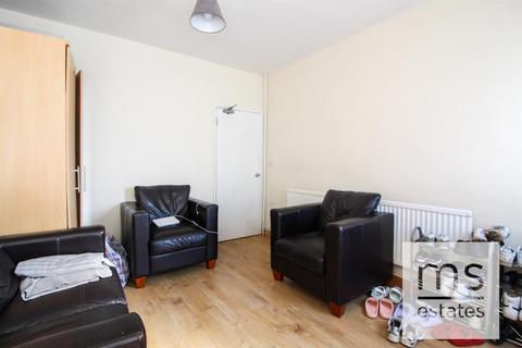 4 bedroom end of terrace house to rent, Harley Street, Nottingham NG7