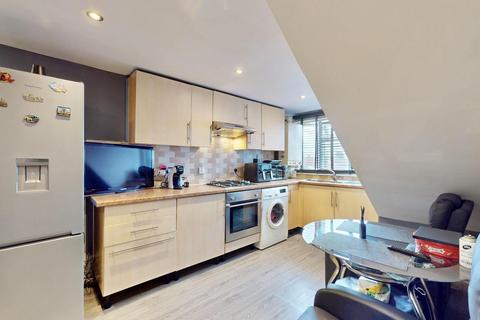 1 bedroom flat for sale, Eastern Avenue, Ilford, IG2