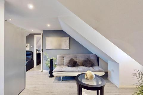 1 bedroom flat for sale, Eastern Avenue, Ilford, IG2