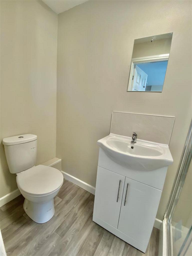 Ensuite 2 use.jpeg