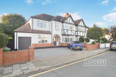 4 bedroom flat to rent, Henville Road Bromley BR1