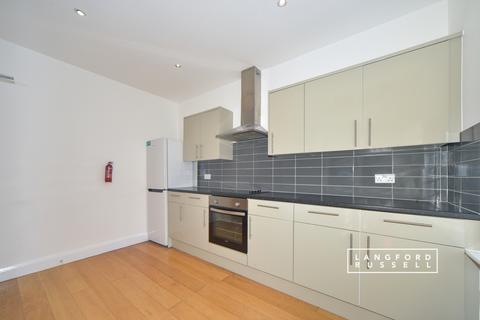 4 bedroom flat to rent, Henville Road Bromley BR1