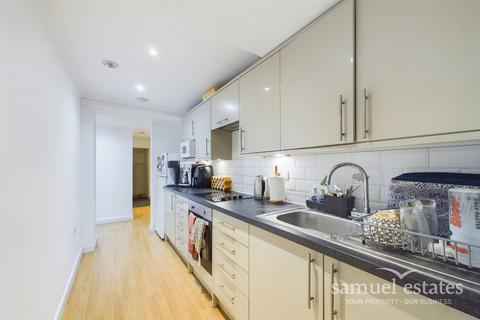 1 bedroom flat to rent, Byrne Road, London, SW12