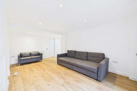 1 bedroom flat to rent, Byrne Road, London, SW12