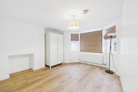 1 bedroom flat to rent, Byrne Road, London, SW12