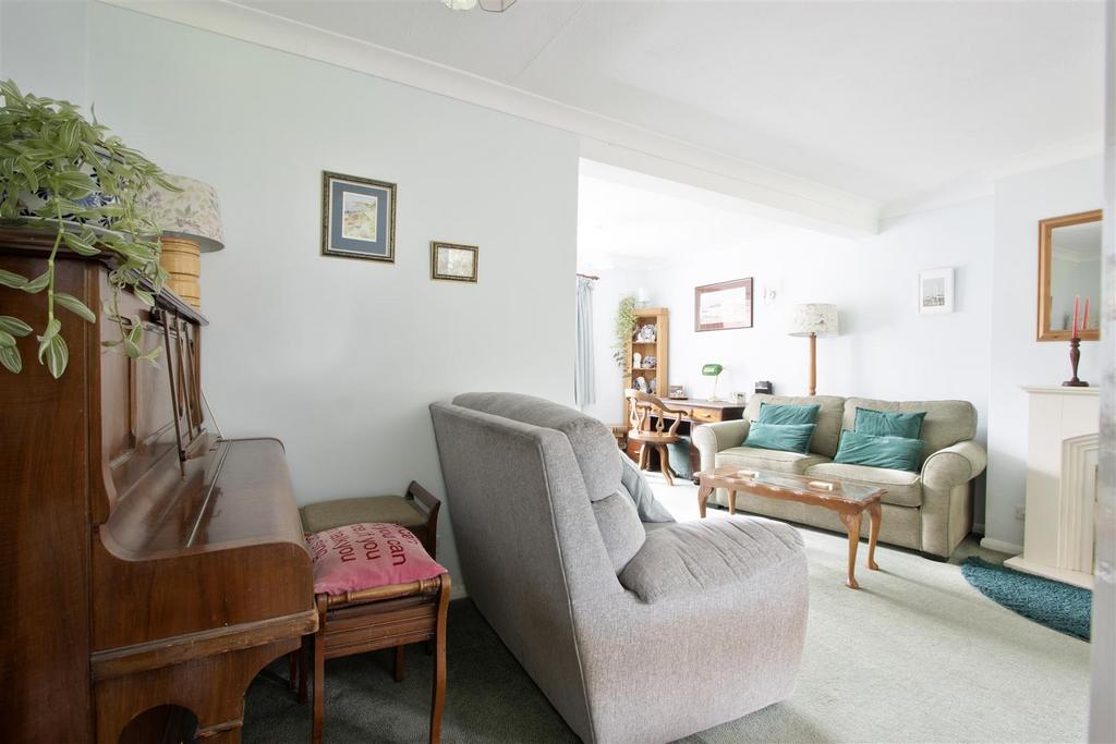 Sitting/Dining Room