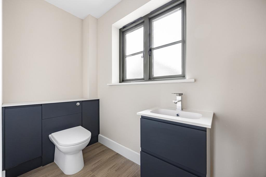 Cloakroom/wc