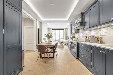 undefined, Upper Richmond Road, Putney, SW15