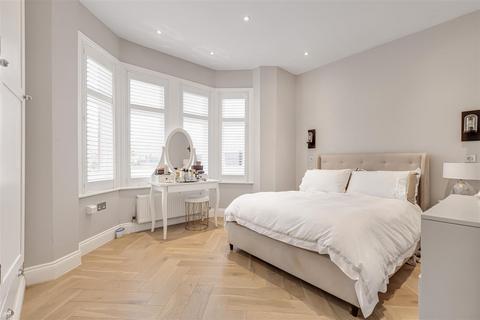 undefined, Upper Richmond Road, Putney, SW15