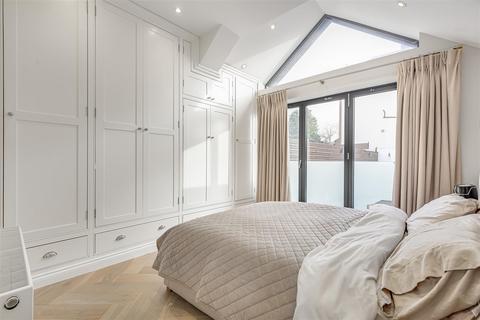 undefined, Upper Richmond Road, Putney, SW15