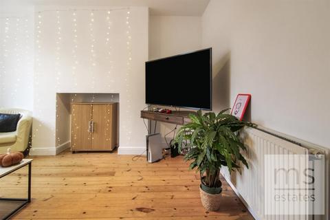 6 bedroom detached house to rent, Harrington Drive, Nottingham NG7