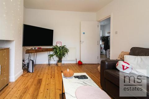 6 bedroom detached house to rent, Harrington Drive, Nottingham NG7