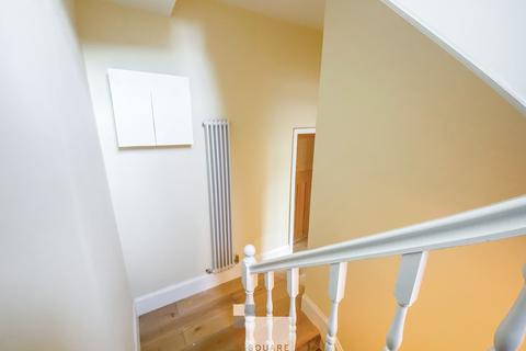 4 bedroom flat to rent, Caledonian Road, Islington, N7