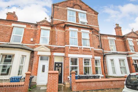 6 bedroom terraced house to rent, Rushworth Avenue, West Bridgford, Nottingham, NG2 7LF