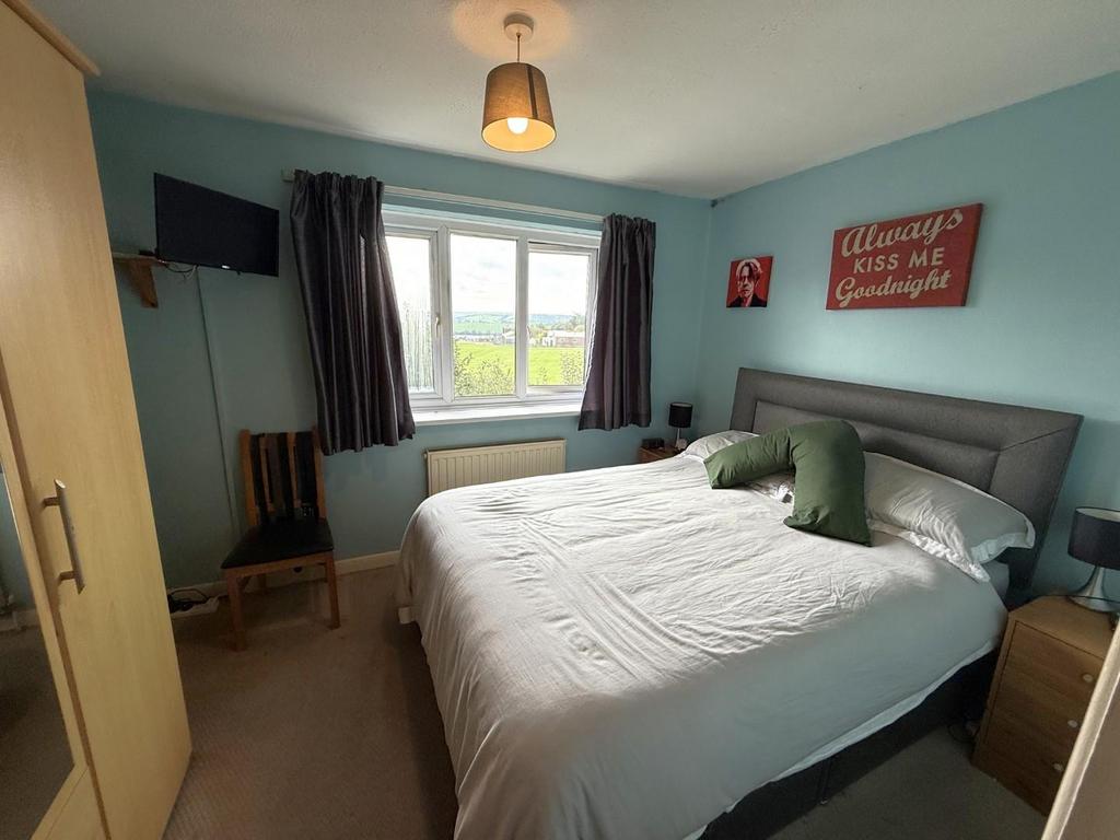 Bedroom 1.jpeg