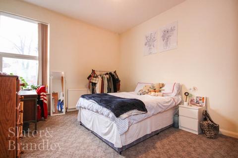 6 bedroom semi-detached house to rent, *£125PPPW* Gedling Grove, Arboretum, Nottingham, NG7 4DU