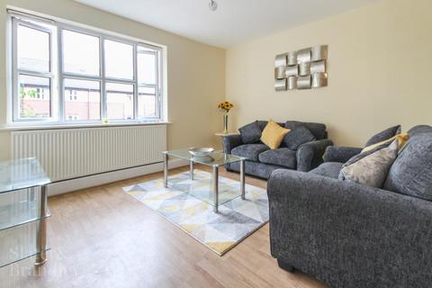 4 bedroom flat to rent, *STUDENTS * £100PPPW EXCLUSIVE OF BILLS * Denison Court, Radford, Nottingham, NG7