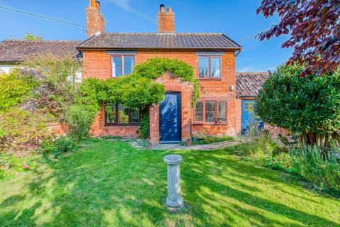 Hall Road, Diss IP21